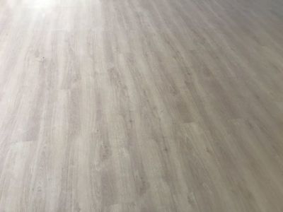 LG爱可诺3201木纹塑胶地板 美观与实用的完美结合