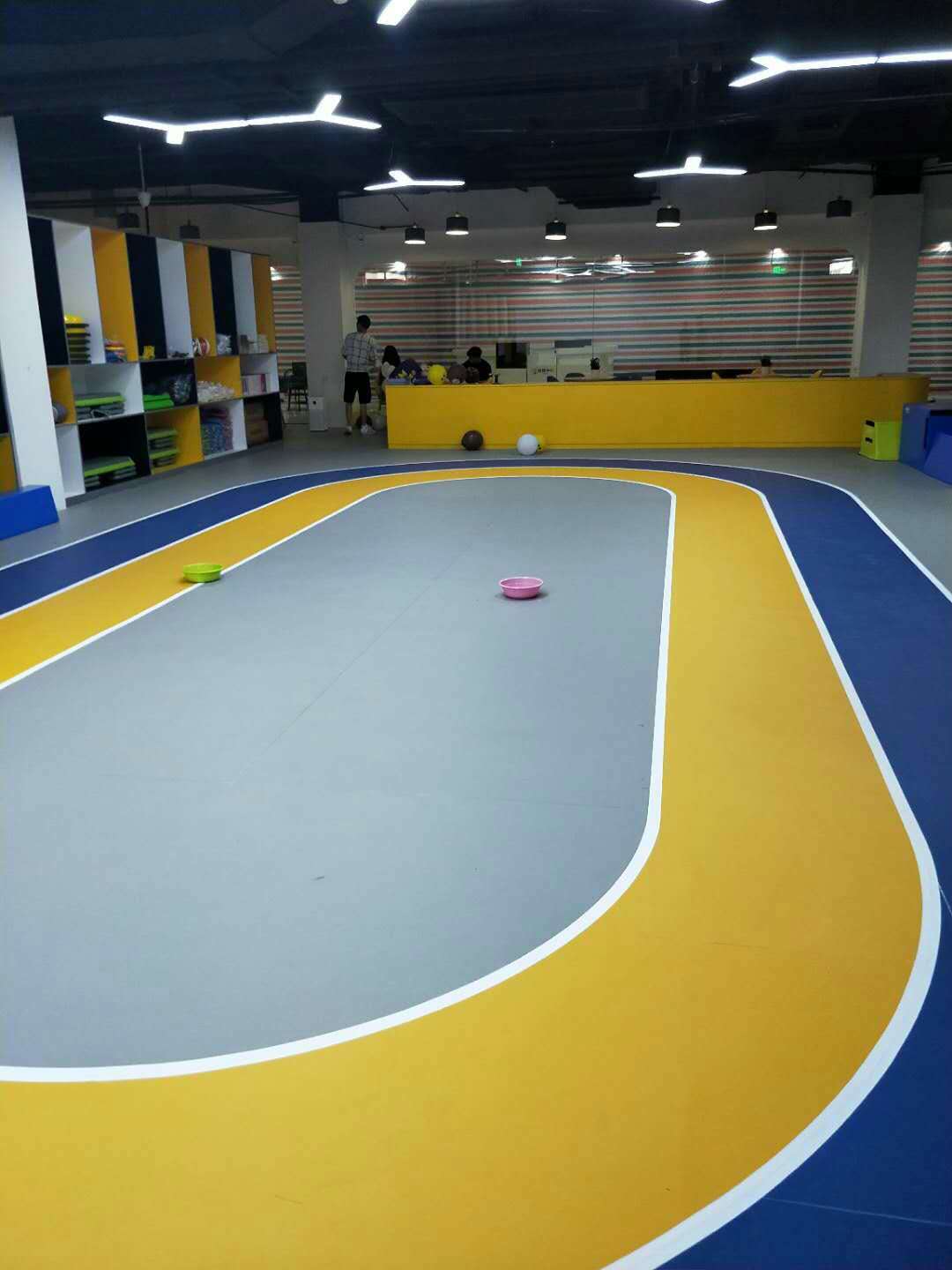 青少年体能训练馆选用PVC塑胶地板的优势分析